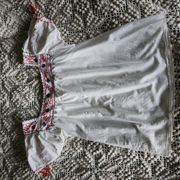 1940s Vintage Embroidered Hungarian blouse - Picture 3 of 8